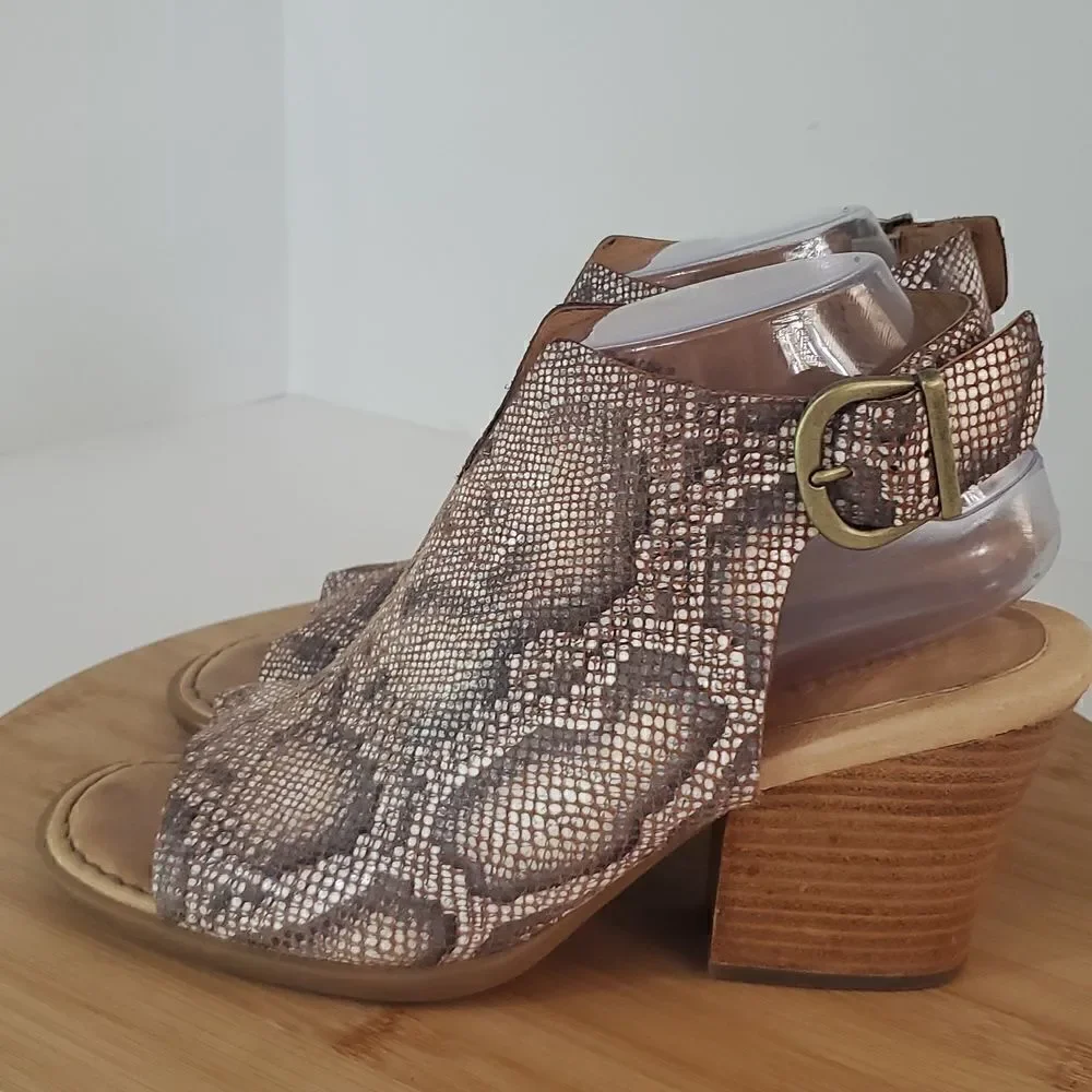 Born Morraine Snakeskin Peep Toe Sandal with Leather Stacked Heel Women's Size 9